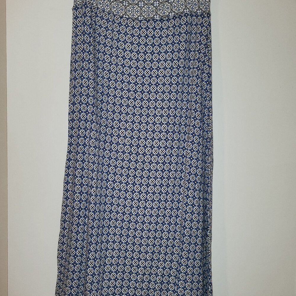 NWOT Ladies "Max Studio" Blue/Beige print maxi skirt (L)